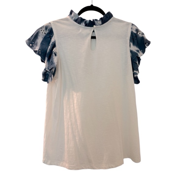 Anthropologie THML all cotton top, white with blue flutter sleeves. Size Medium - Picture 2 of 5